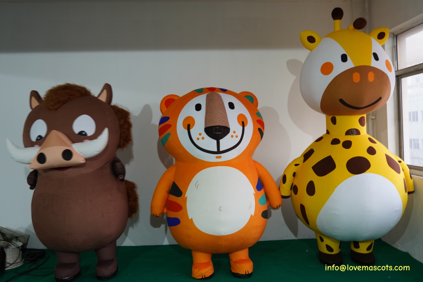 Lovely Inflatable  animal costume